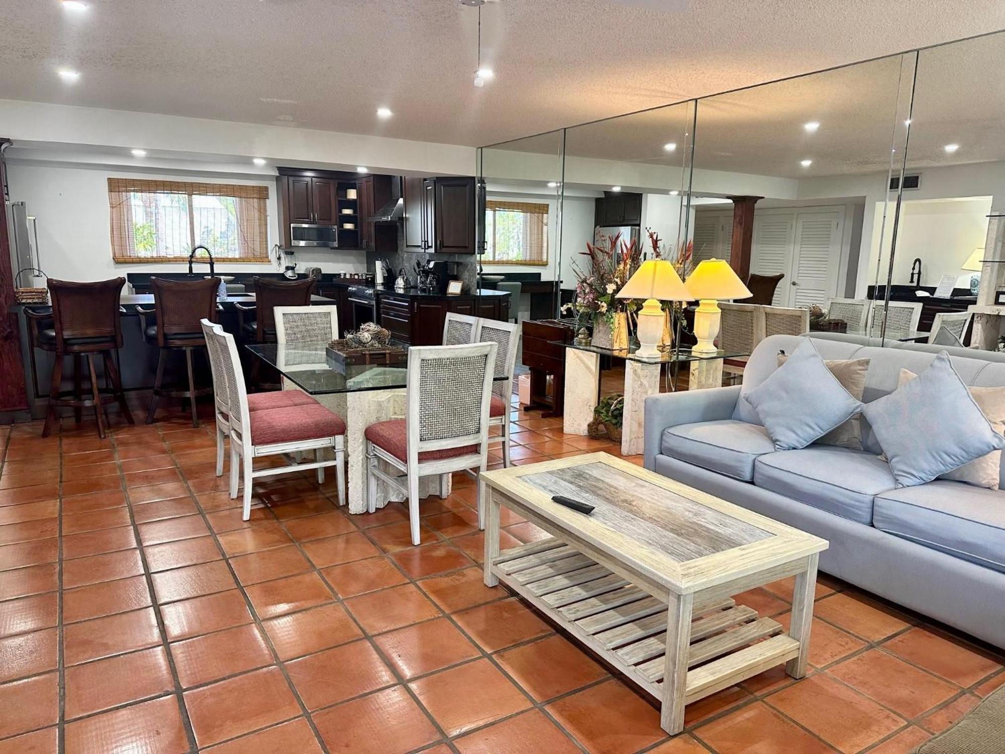 Beautifully Renovated Summer Of 2020 Come And Enjoy This Lovely Unit 基韋斯特 外观 照片