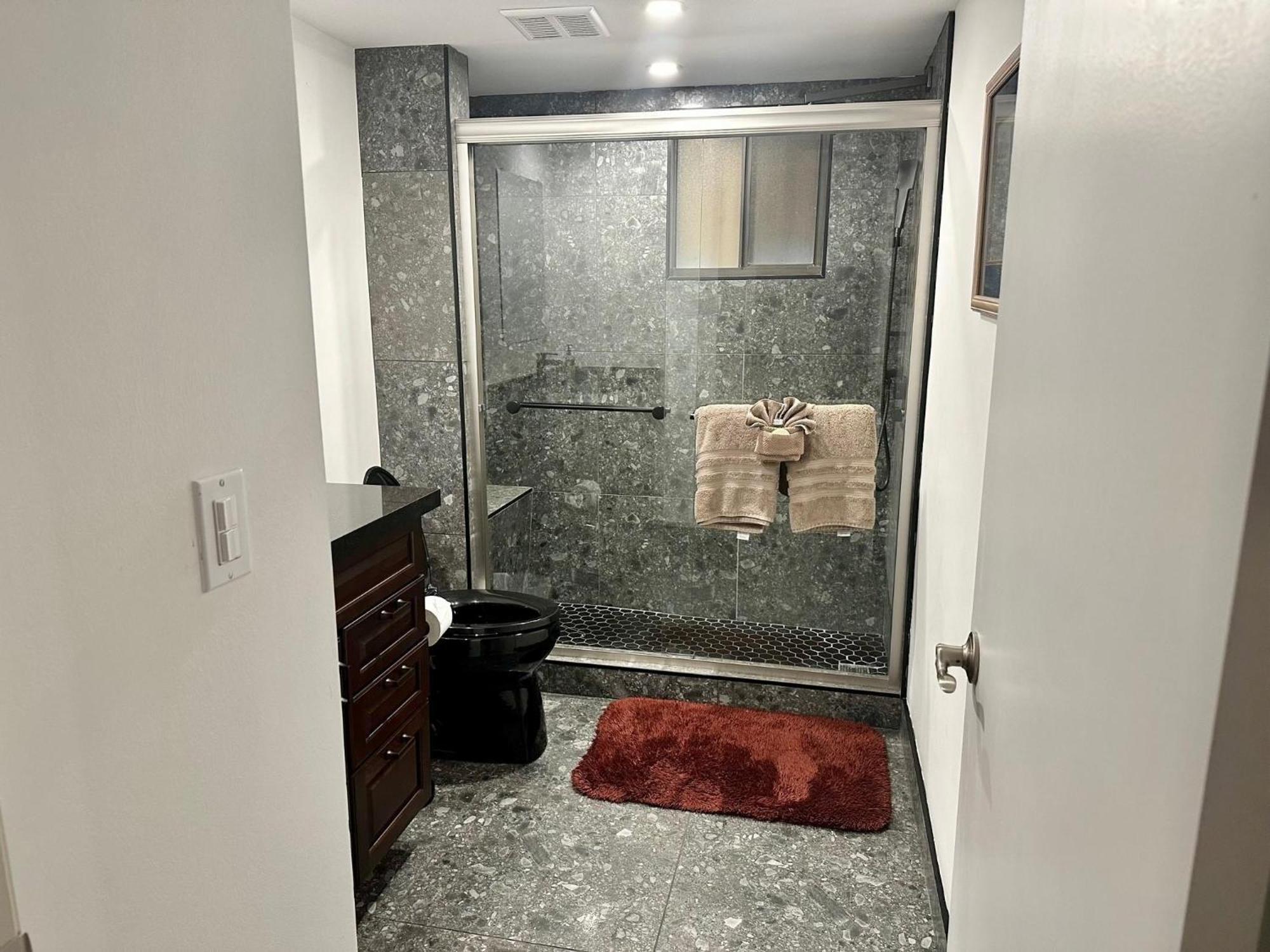 Beautifully Renovated Summer Of 2020 Come And Enjoy This Lovely Unit 基韋斯特 外观 照片