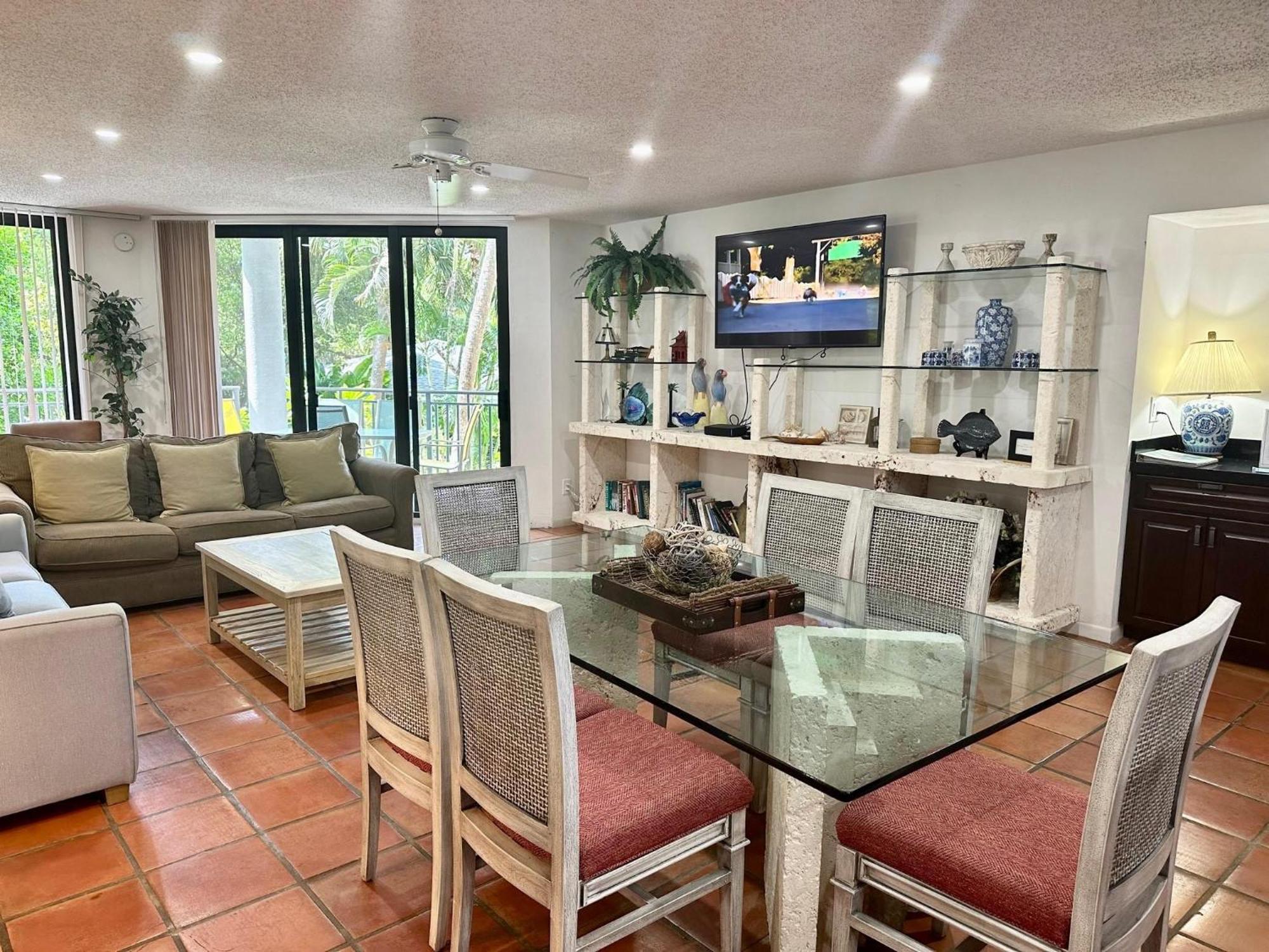 Beautifully Renovated Summer Of 2020 Come And Enjoy This Lovely Unit 基韋斯特 外观 照片